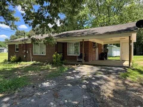 122 N Main St, Loretto, TN 38469