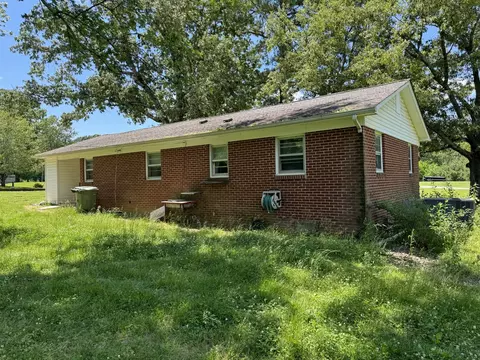 Exterior - 122 N Main St, Loretto, TN 38469 photo 5 of 11