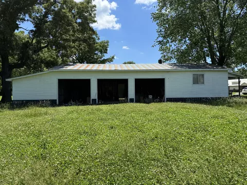 Exterior - 122 N Main St, Loretto, TN 38469 photo 9 of 11