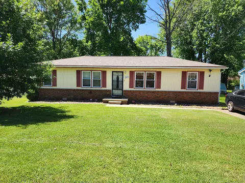 307 Kauai King Dr, Hopkinsville, KY 42240