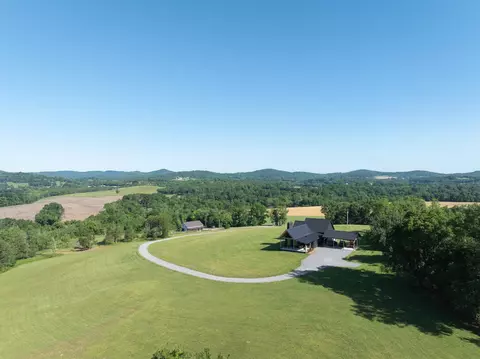 445 Ponderosa Ln, Liberty, TN 37095
