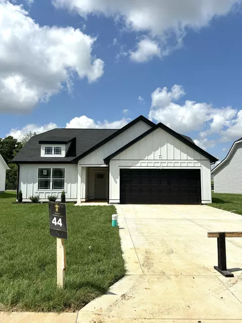 2033 Michael Dr, Springfield, TN 37172