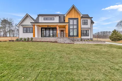 1646 Deal Rd, Burns, TN 37029