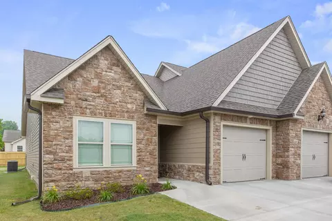 65 Morning Mist Dr, Rossville, GA 30741