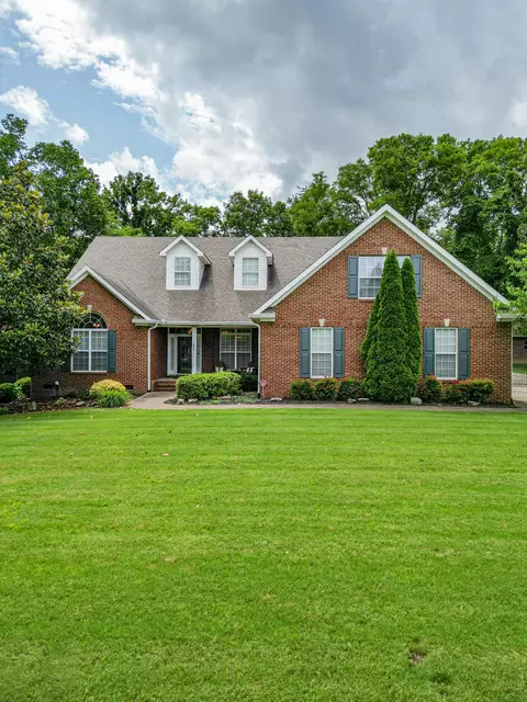 1404 Timberwood Dr, Columbia, TN 38401