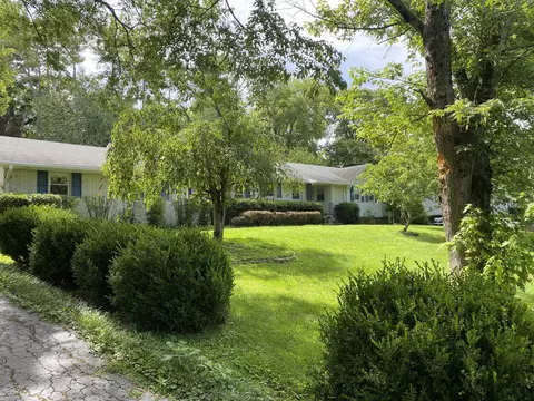 719 5th Ave, Fayetteville, TN 37334