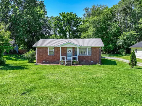 104 E Ward St, Centerville, TN 37033 photo 3