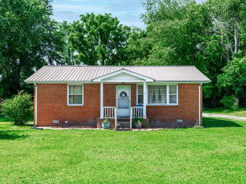 104 E Ward St, Centerville, TN 37033 photo 4