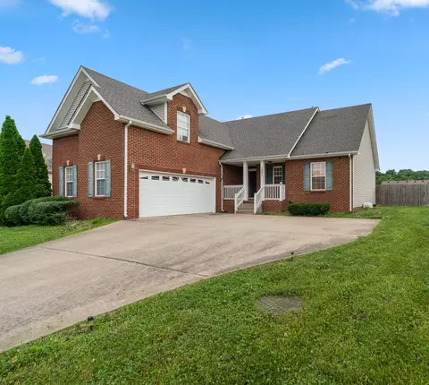 1221 Channelview Dr, Clarksville, TN 37040