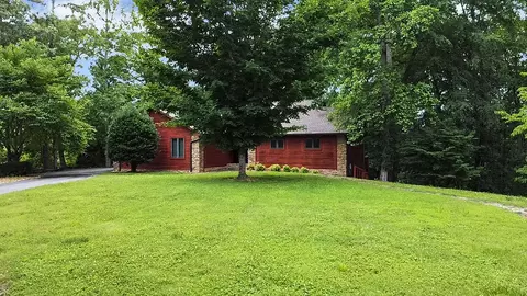 8 Admiral Point Dr, Rock Island, TN 38581