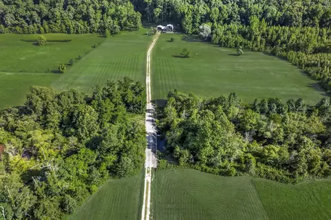 2445 Bear Creek Rd, Waverly, TN 37185