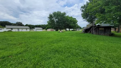 205 West St, Gleason, TN 38229