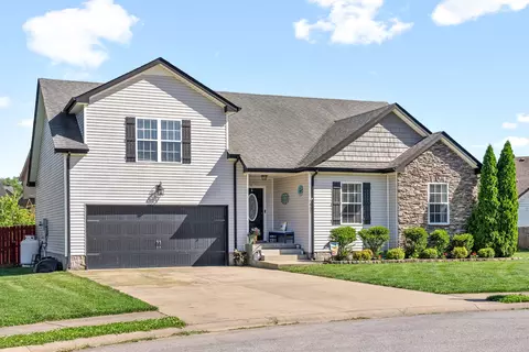 667 Wild Fox Ct, Clarksville, TN 37040