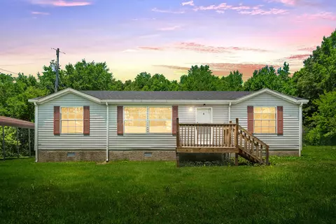 2000 Mosley Ferry Rd, Chapmansboro, TN 37035