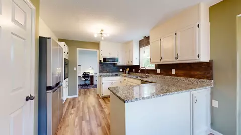 Kitchen - 1119 Tomahawk Trce, Murfreesboro, TN 37129 photo 2 of 4