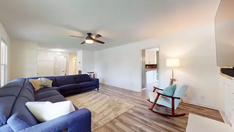 Living - 1119 Tomahawk Trce, Murfreesboro, TN 37129 photo 2 of 2