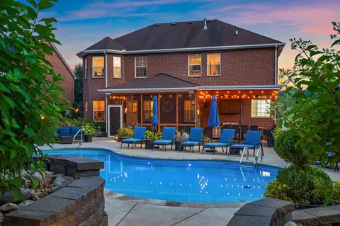 2213 Maple Grove Ln, Nashville, TN 37211