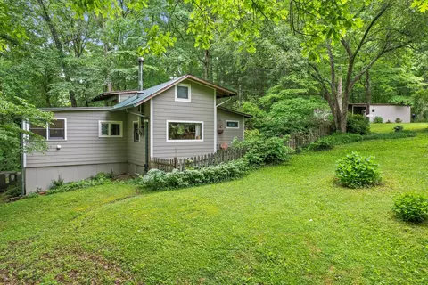 1515 Hawkins Rd, White Bluff, TN 37187