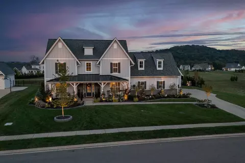 6818 Chatterton Dr, College Grove, TN 37046