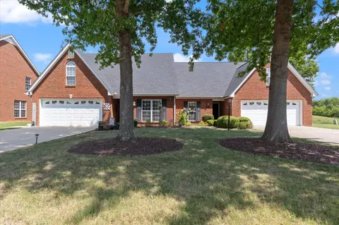 445 Golfview Ct, Murfreesboro, TN 37127