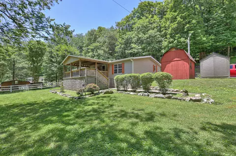 1401 Duffer Hollow Rd, Bethpage, TN 37022