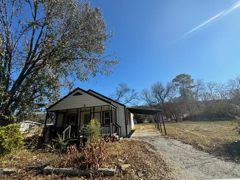 2006 S Lyerly St, Chattanooga, TN 37404