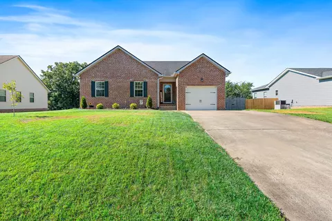 526 Twyla Dr, Lebanon, TN 37087