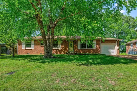 327 Glenpark Dr, Nashville, TN 37217