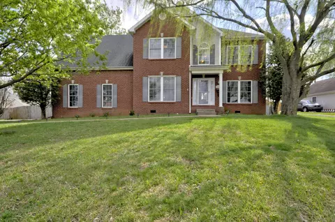 1132 Thornberry Dr, Clarksville, TN 37043