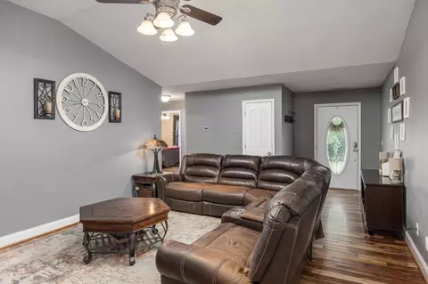 565 Van Dell Dr, Rock Spring, GA 30739 photo 5
