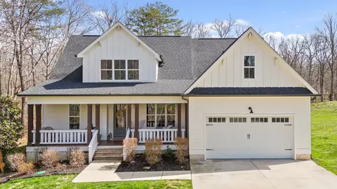 2814 Signal Farms Ln, Signal Mountain, TN 37377