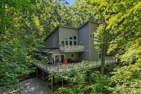 150 Shade Tree Ln, Pegram, TN 37143