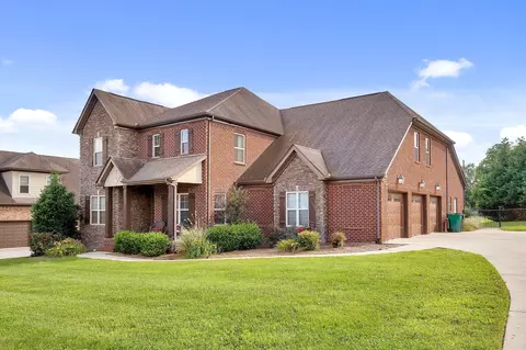 614 Concord Dr, Gallatin, TN 37066