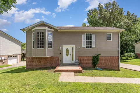 332 Donna Dr, Clarksville, TN 37042