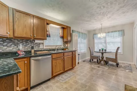 Kitchen - 2115 Moonlite Ct, Murfreesboro, TN 37128 photo 2 of 5