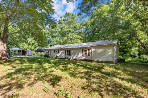 1279 Dry Creek Rd, Waverly, TN 37185