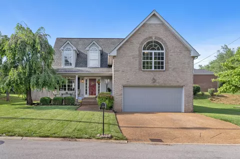 112 Cherokee Dr, White House, TN 37188