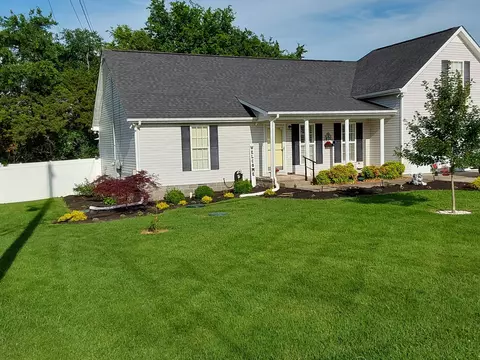 Exterior - 7145 Lone Eagle Dr, Murfreesboro, TN 37128 photo 2 of 10