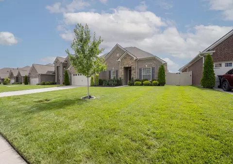 1646 Burrows Ave, Murfreesboro, TN 37129 photo 2