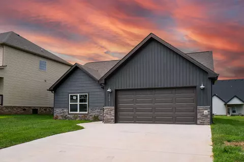 1394 Dan Brown Dr, Clarksville, TN 37042