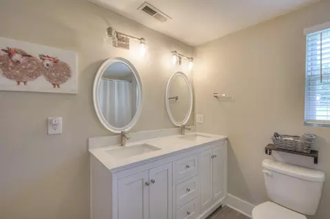 Bath - 223 Rucker Rd, Murfreesboro, TN 37127 photo 2 of 5