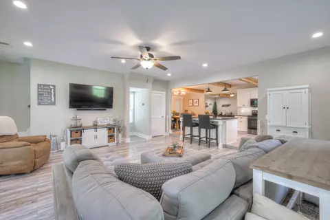 Living - 223 Rucker Rd, Murfreesboro, TN 37127 photo 3 of 3