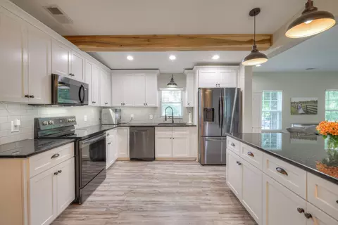 Kitchen - 223 Rucker Rd, Murfreesboro, TN 37127 photo 5 of 6