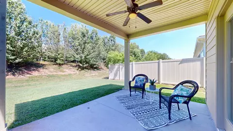 Exterior - 6306 Birchtree Dr, Murfreesboro, TN 37128 photo 5 of 10