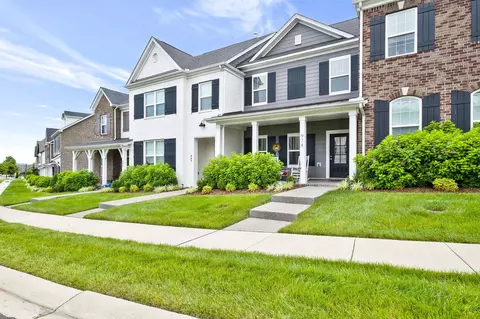 978 Cherry Grove Dr, Hendersonville, TN 37075