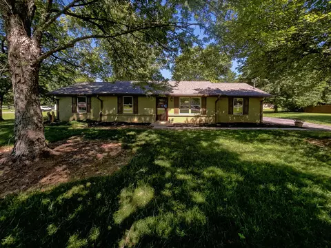 102 Valley View Dr, Smyrna, TN 37167