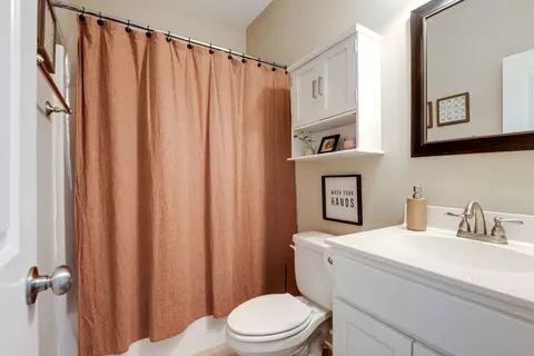 Bath - 7003 Nickalus Way, Spring Hill, TN 37174 photo 1 of 3