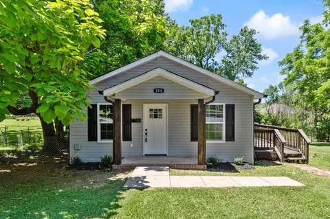 404 S Main St, Dickson, TN 37055