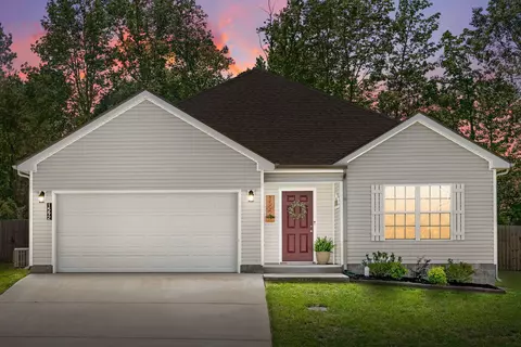 1592 Parkside Dr, Clarksville, TN 37042