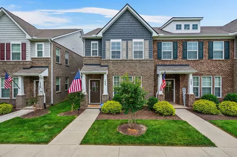 1009 Henley Ln, Gallatin, TN 37066